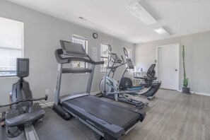 Fitness facility - Suite + Loft, Pool & Stunning Ocean Views! (Surf City)