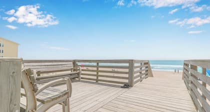 Suite + Loft, Pool & Stunning Ocean Views!