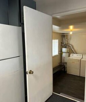 Interior - New 2BR w/Free Parking & Laundry (Richmond)