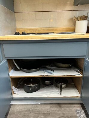 Private kitchen - New 2BR w/Free Parking & Laundry (Richmond)
