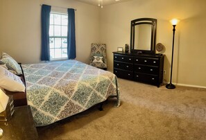 2 bedrooms, WiFi, bed sheets - Charming, trailside, near downtown and museum 2BR 2BA apartment (Bentonville)