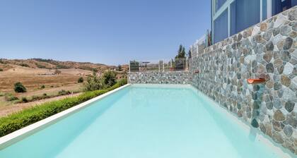 Casa do Celeiro: Mountain View, Shared Pool & Wi-Fi