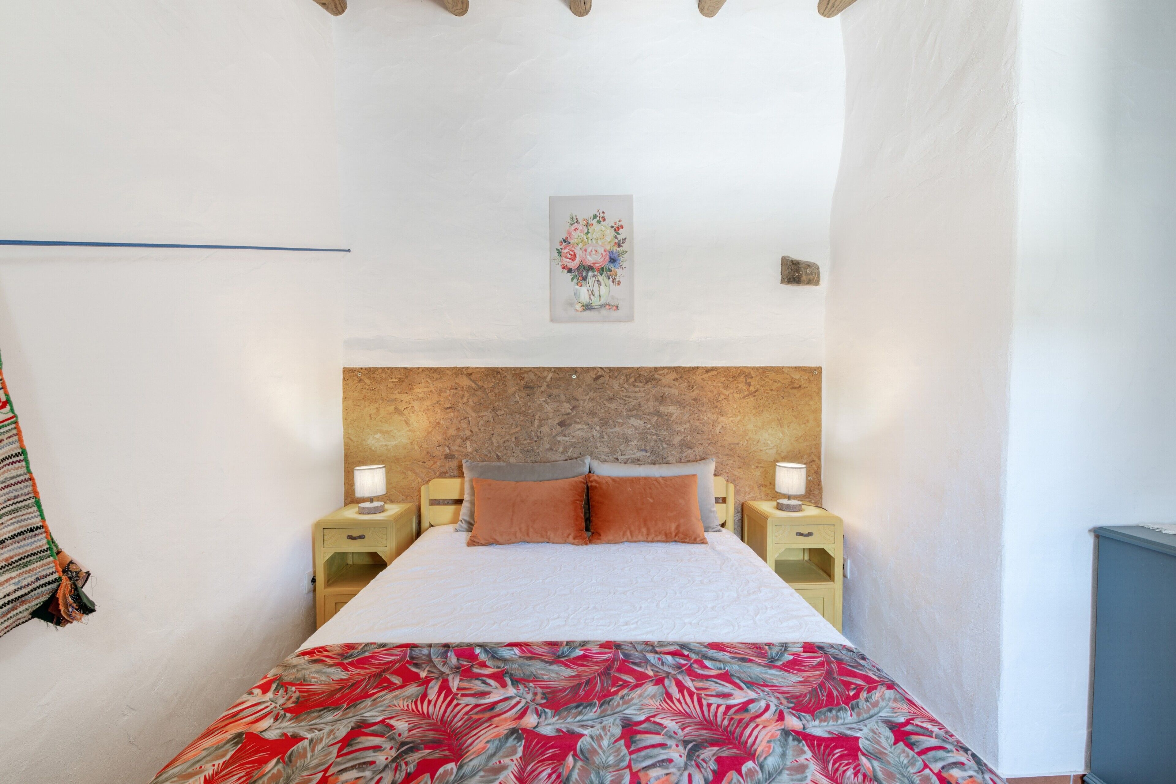 WiFi, bed sheets