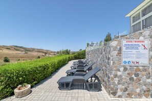 Property grounds - Country House 'Casa Dos Avós' with Mountain View, Shared Pool and Wi-Fi (Santa Bárbara)