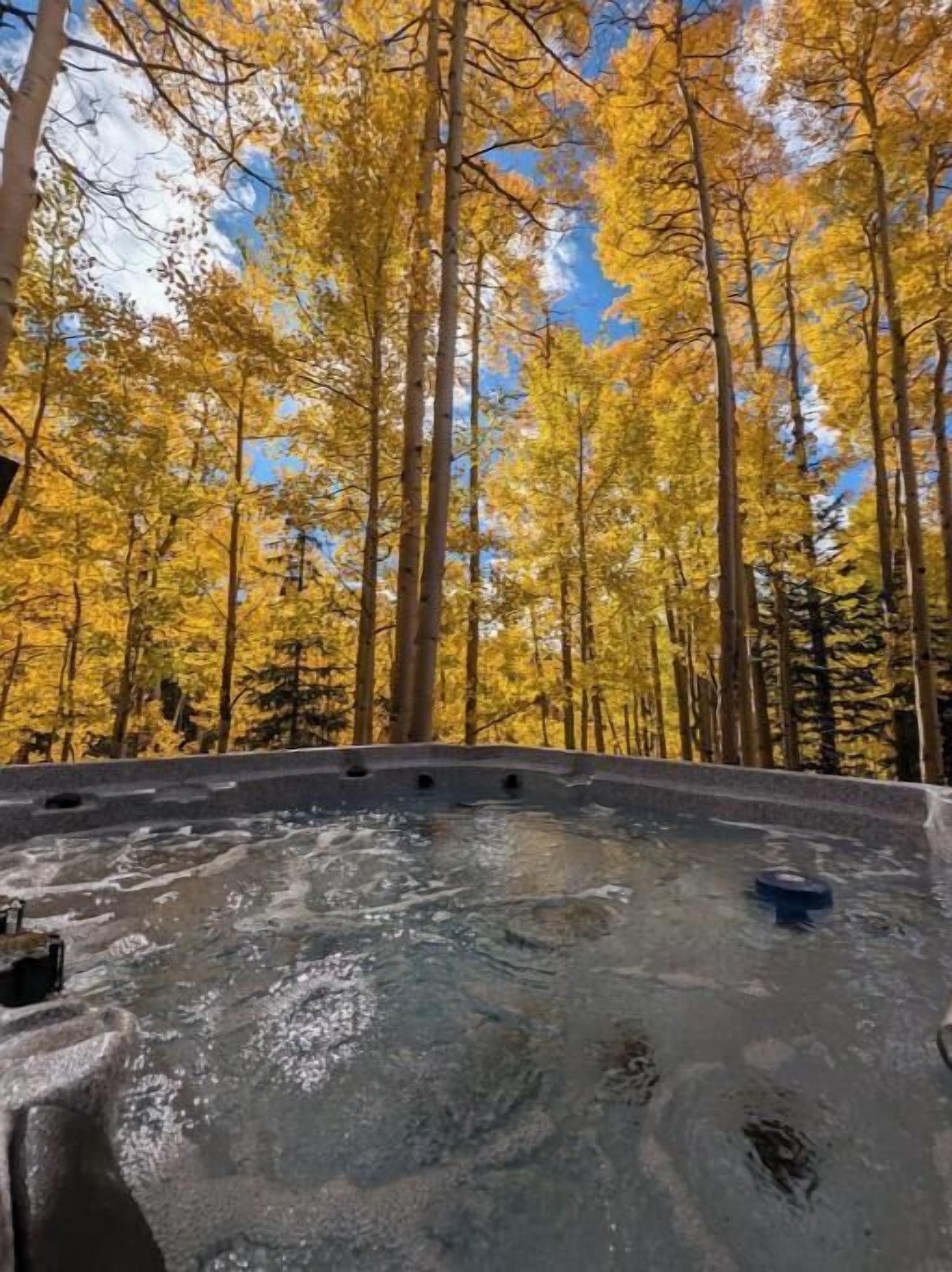Bañera de hidromasaje al aire libre