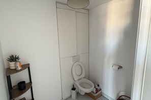 Hårtørrer, håndklæder, Sæbe, Toiletpapir