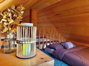 Room - Kennedy Bluebird | Off-grid cabin SF Kern River (Kennedy Meadows)