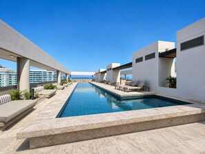 Pool - Vrbo Property (Gaira)