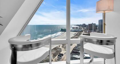 Beachfront Penthouse • Boardwalk & Ocean Views