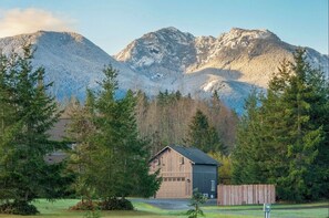 Exterior - A-Frame Retreat -Mountain Views • Hot Tub n fire lit nights surrounded by Bamboo (Port Angeles)