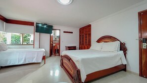Family Room, Balcony, Mountain View | Premium bedding, minibar, free WiFi, bed sheets - Termales santa monica (Choachí)