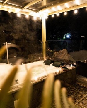 Indoor spa tub - Termales santa monica (Choachí)