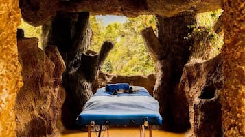 Hot tub, mud baths, hot stone massages, massages
