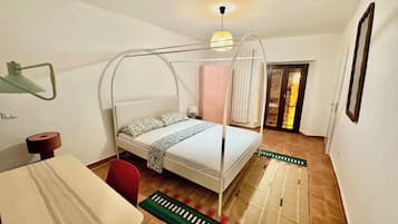 2 bedrooms, desk, free WiFi