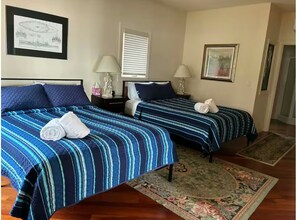 3 bedrooms, free WiFi - Luxury Beachfront Retreat (Colchester)