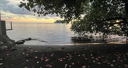 Cozy home, lagoon-side, private beach, West Coast - Fare 'oa'oa