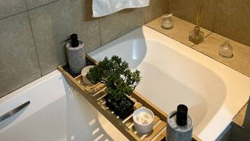 Apartment, 1 Bedroom | Bathroom
