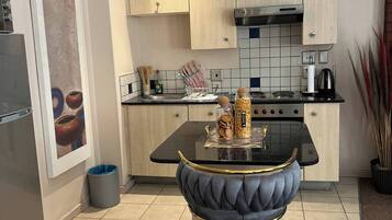 Apartment, 1 Bedroom | Private kitchen