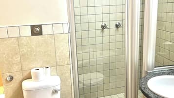 Apartment, 1 Bedroom | Bathroom