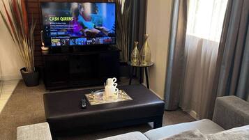 Apartment, 1 Bedroom | Living room