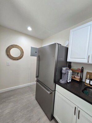 Interior - Entire guesthouse in Westshore, Tampa (Tampa)