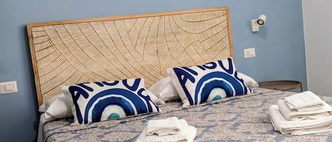 Family Suite, Kitchen, City View | Frette Italian sheets, premium bedding, down comforters