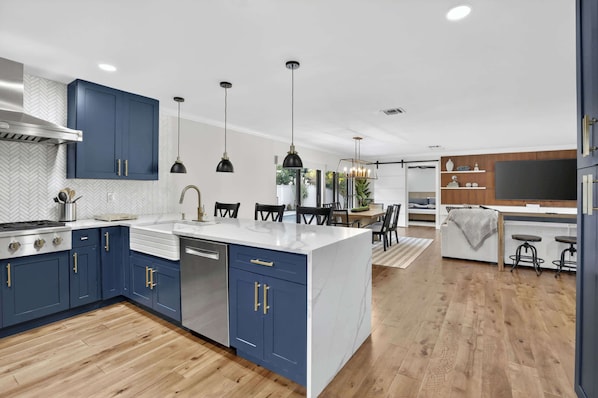 House, Multiple Beds, Pool Access, Pool View (Imperial Point Villa) | Private kitchen - Imperial Point Villa With Pool (Fort Lauderdale)