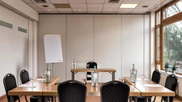 House | Meeting facility