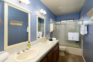Bathroom - Aashiyana · Hot Tub, Fire Pit & Games Near Beach (Oceano)