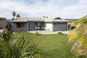 Exterior - Aashiyana · Hot Tub, Fire Pit & Games Near Beach (Oceano)