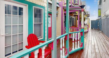 Cozy Downtown Studio - Walk to Ferry & Town