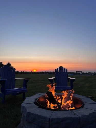  Stage View Cottage: 5 Minutes to Cavendish Beaches