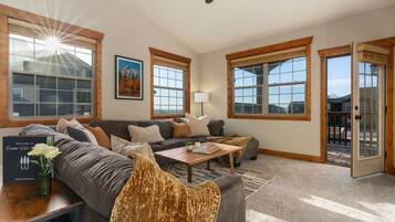 Smart TV, fireplace, computer monitors
