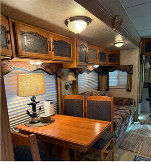 Dining - Campers & Fishermen’s Paradise close to A-Theater (Camdenton)