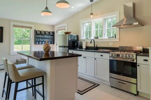 Private kitchen - Quiet Vermont Barn Retreat on three private acres in Manchester (Manchester)