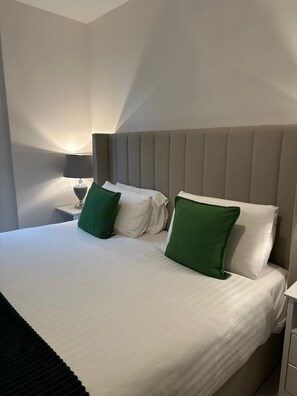 1 slaapkamer, een strijkplank/strijkijzer, reisbedje, wifi