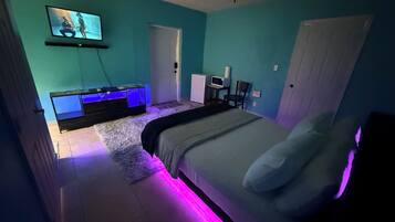 1 bedroom, iron/ironing board, WiFi (free)