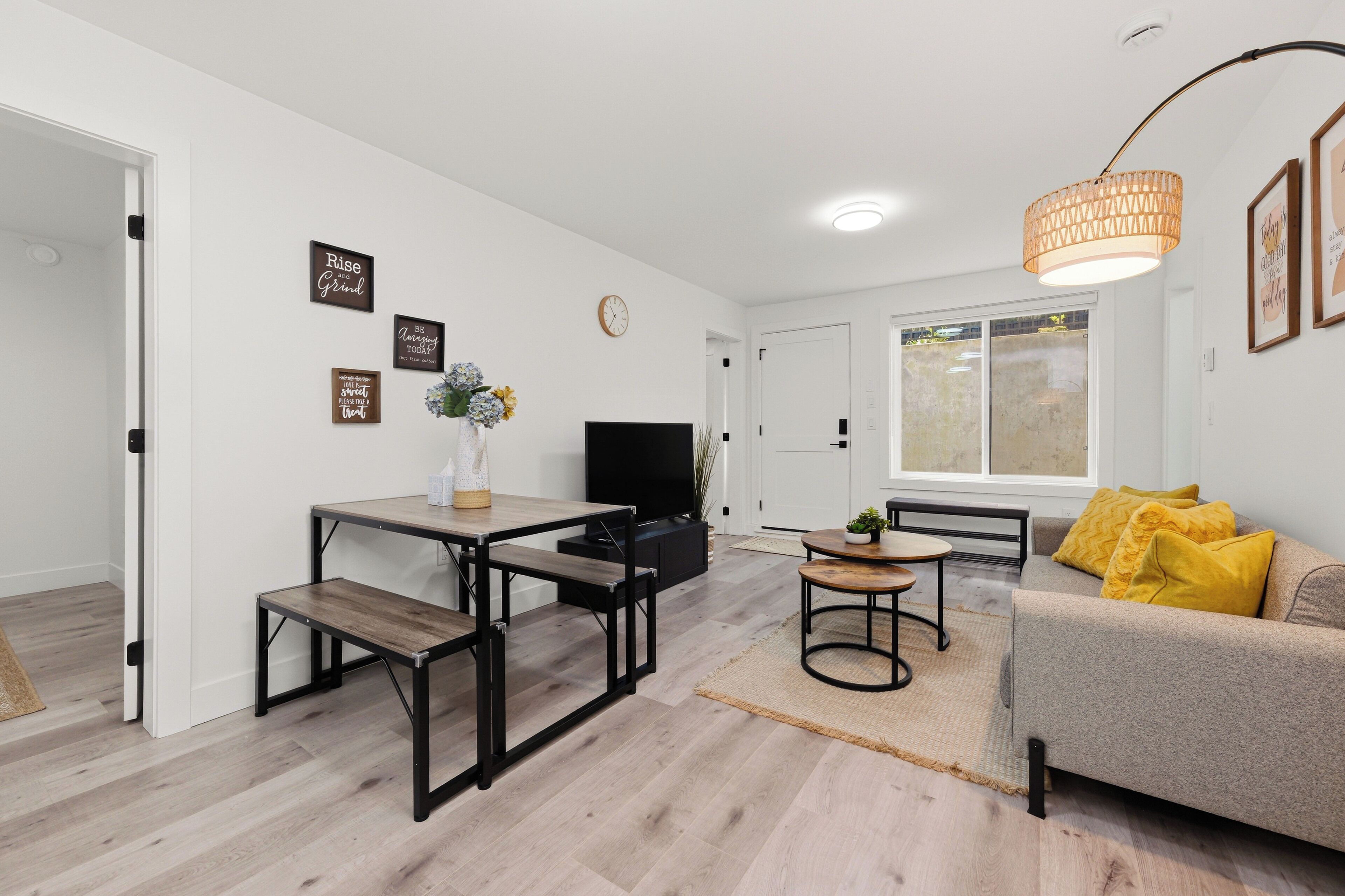 Spacious 2br Suite Minutes To Guildford & Hwy 1 - Pitt Meadows