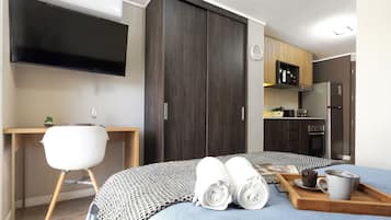 Apartment | Laptop workspace, free WiFi