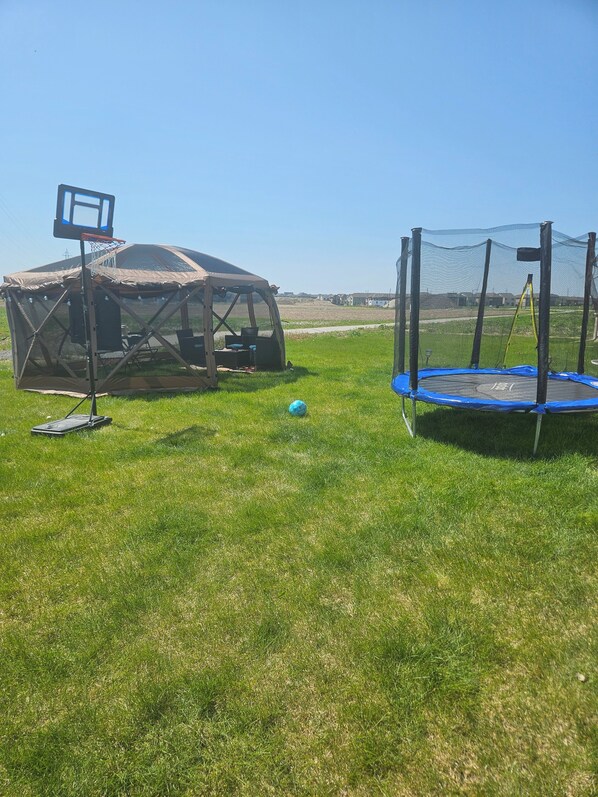 Property grounds - Luxury 4 BDRM Niagara Escape+Free Falls Drop -Off (Thorold)