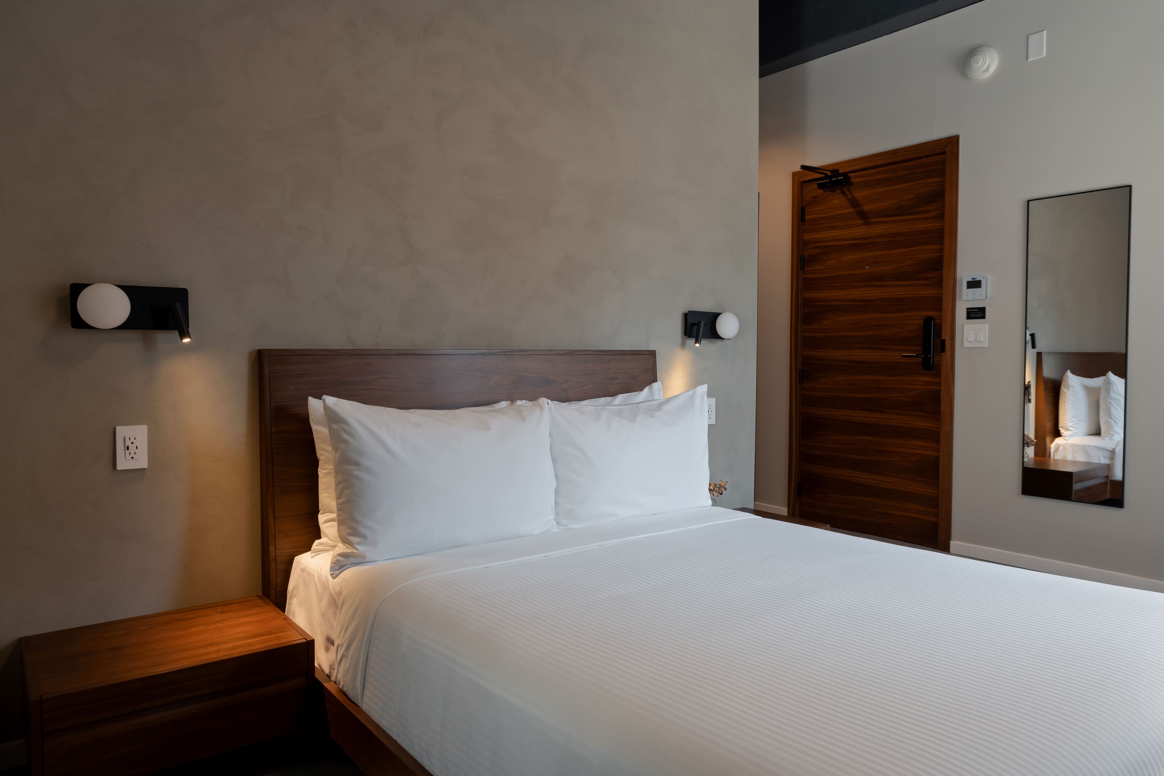 1 bedroom, desk, WiFi (free), bed sheets