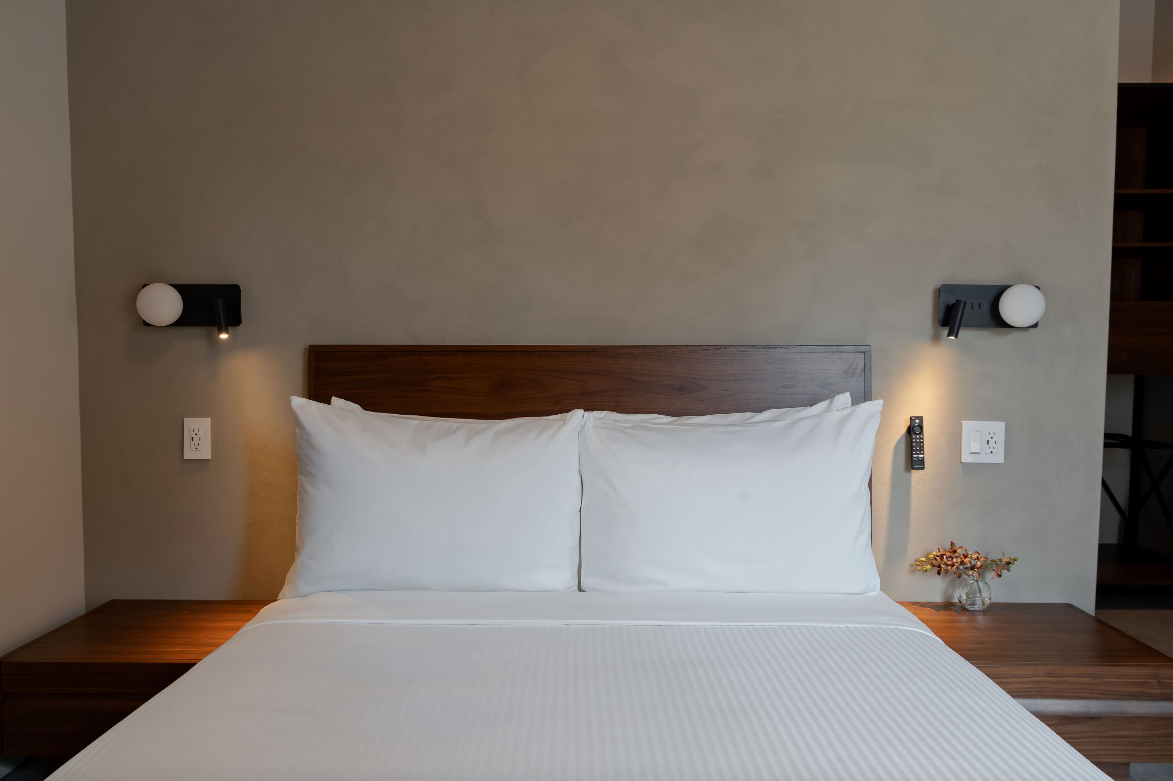 1 bedroom, desk, WiFi (free), bed sheets