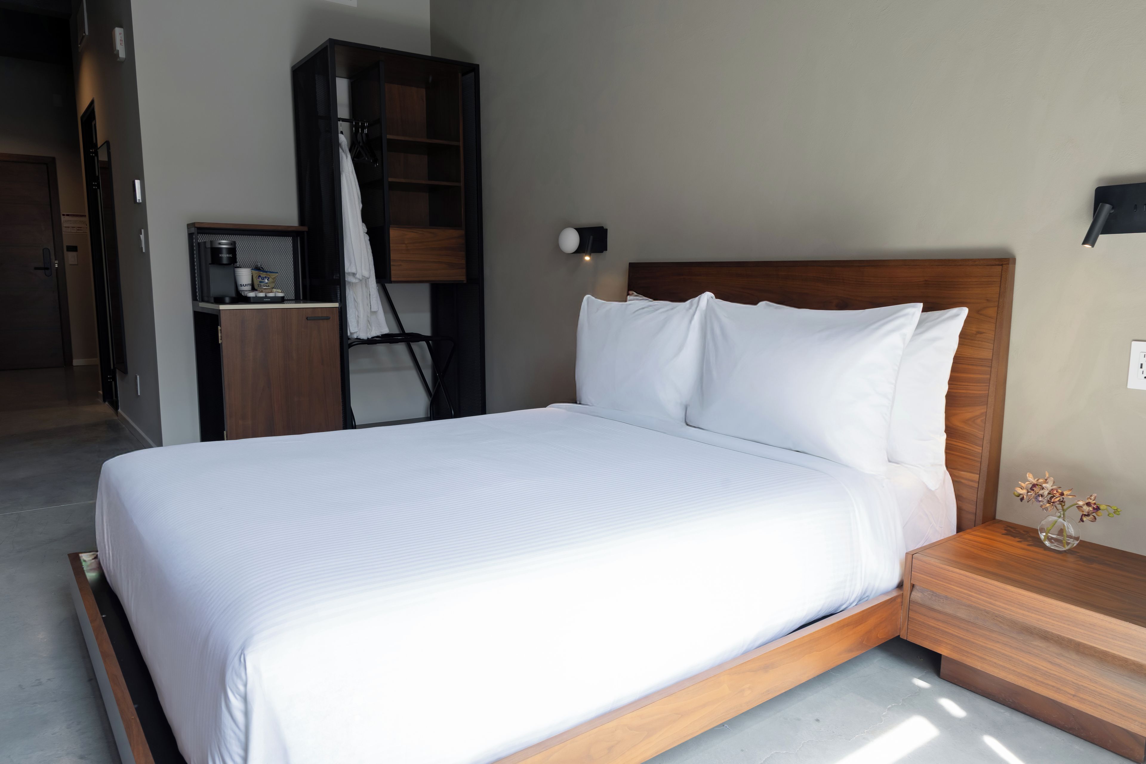 1 bedroom, internet, bed sheets
