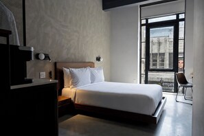 Room - Sosuite - City View Queen Room w Desk (Philadelphia)