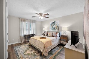 Unclassified image, 4 of 6, button - Relaxing 2BR 1BA Townhome • Loaded Amenities • Central Location Near I-40 (Jackson)