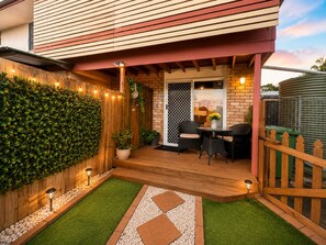 Terrace/patio - 3 BR Unit with exclusive pool/parking/walk to mall (Browns Plains)