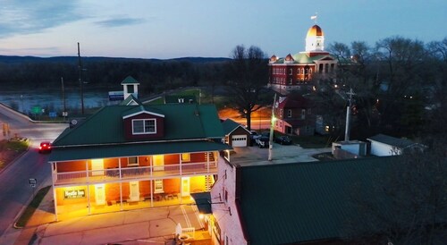 Nestle Inn is a charming, historic hotel located in the heart of Hermann, MO