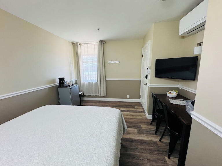 Nestle Inn Is A Charming, Historic Hotel Located In The Heart Of Hermann, Mo - Hermann, MO