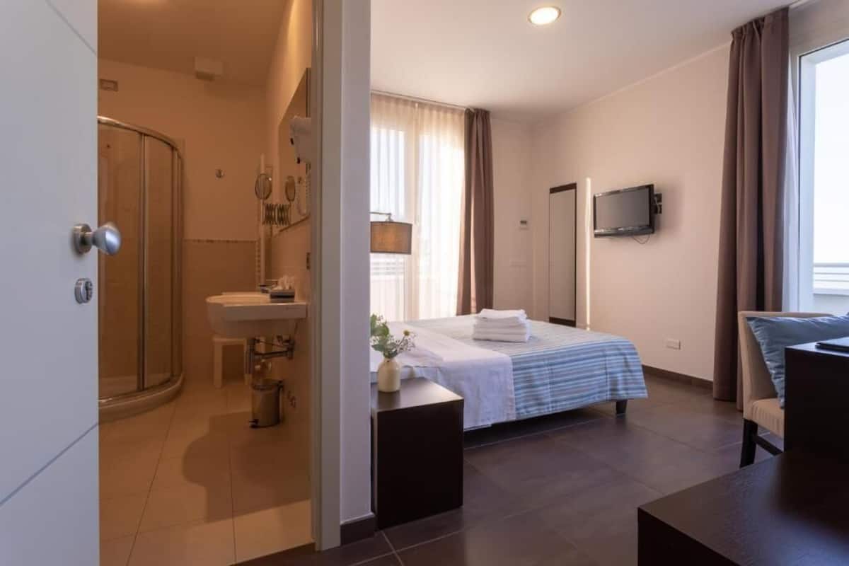 In-room safe, desk, blackout drapes, soundproofing