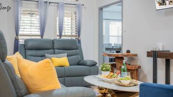 Smart TV, fireplace, video games